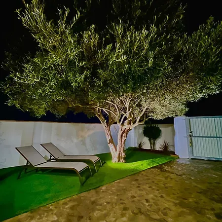 Casa Ana & וילה