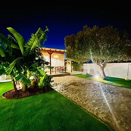 Casa Ana & וילה קוניל דה לה פרונטרה