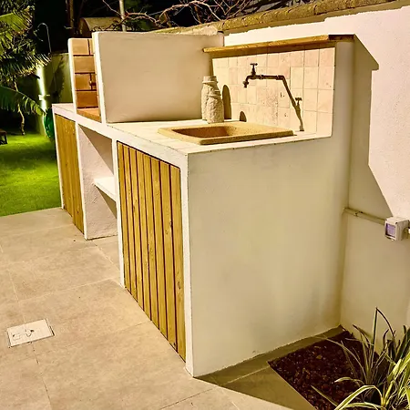 Casa Ana & קוניל דה לה פרונטרה