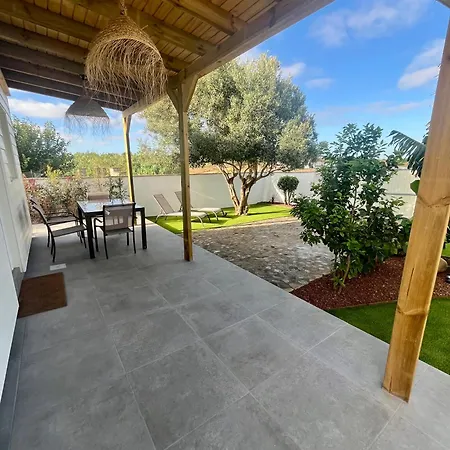 Casa Ana & קוניל דה לה פרונטרה